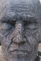 T&ecirc;te en b&eacute;ton patin&eacute; de Pschema Karolak