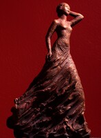 Danseuse en mouvement terre cuite patin&eacute;e