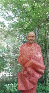 Sculpture en b&eacute;ton patin&eacute; � Installation Les Sages � hauteur 2m50